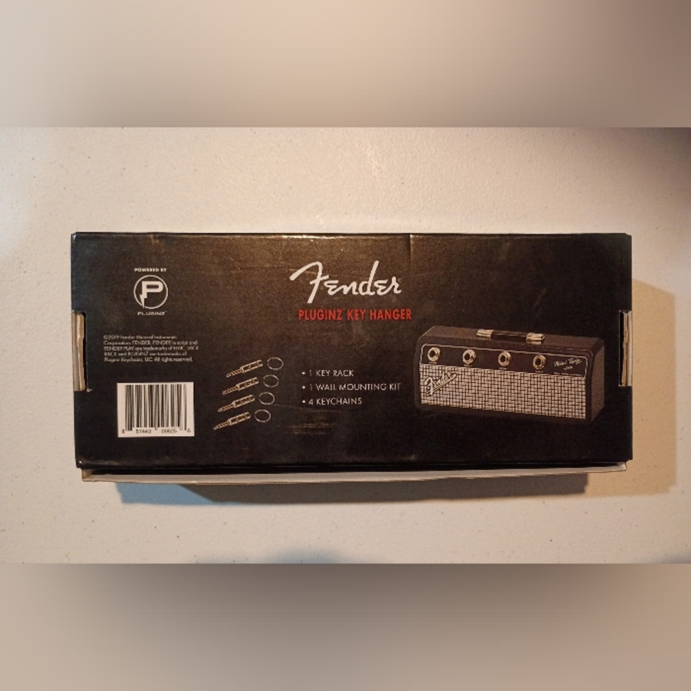 Fender Jack Rack for Keys w/ Guitar Plug Keychains - Picture 3 of 3